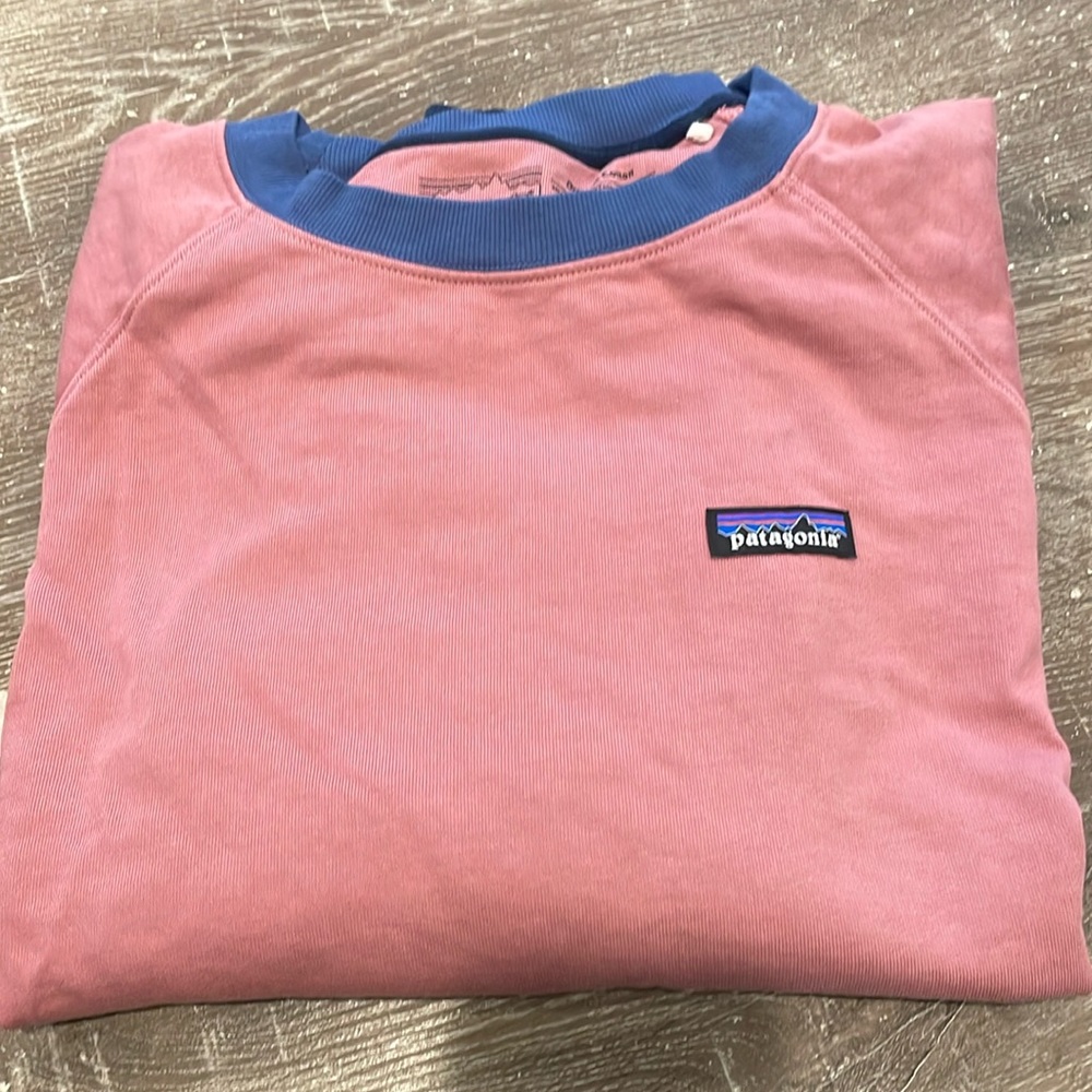Patagonia navy blue and mauve/ pinkish sweatshirt size large